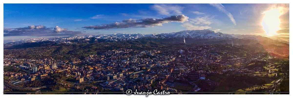 juanjocastro's tweet photo. Viernes... quien diría que ayer jueves Lorenzo se despedía así de la ciudad más guapa...#Oviedo https://t.co/sRQE9igTIG