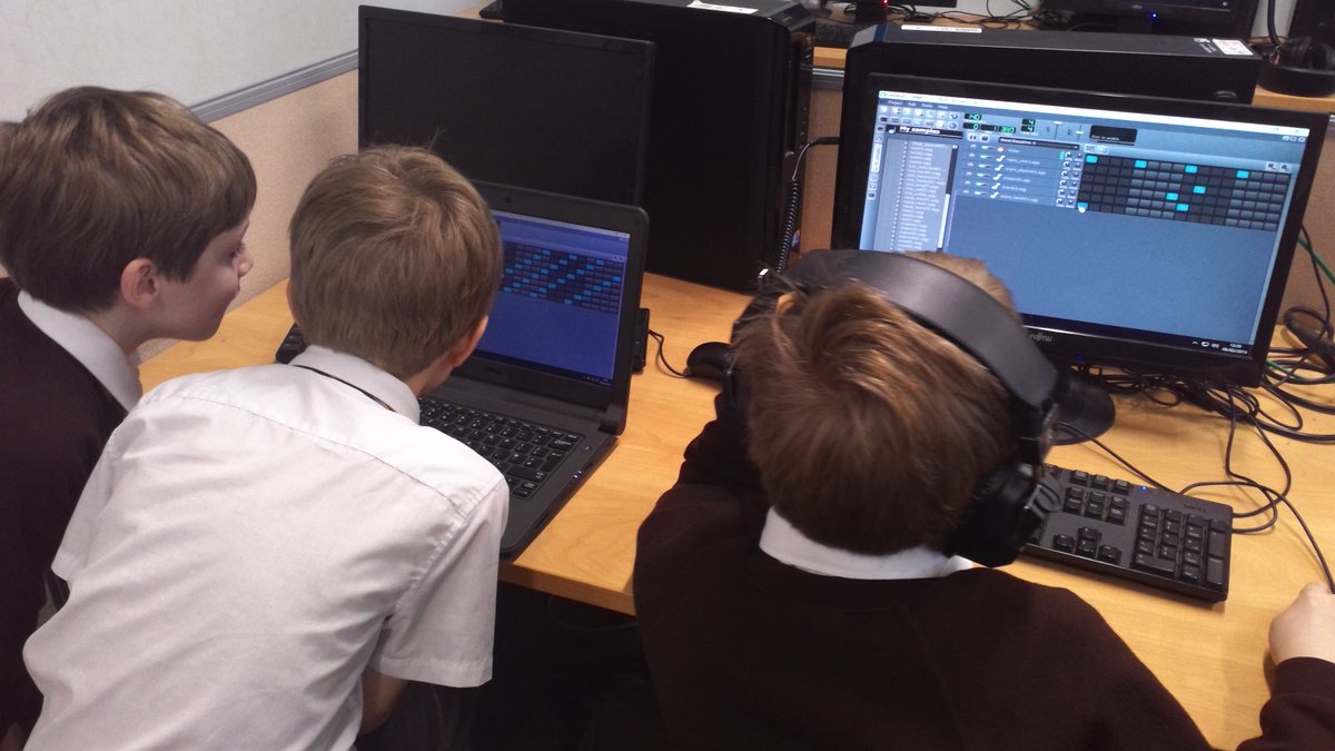 olsyear4's tweet photo. We are musicians producing digital music! #OLScomputing #OLSmusic https://t.co/SAOgcPhErE