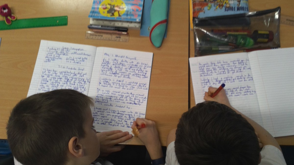 olsyear4's tweet photo. We have been busy writing our scene descriptions this morning! #OLSliteracy https://t.co/oOMR6z1gel