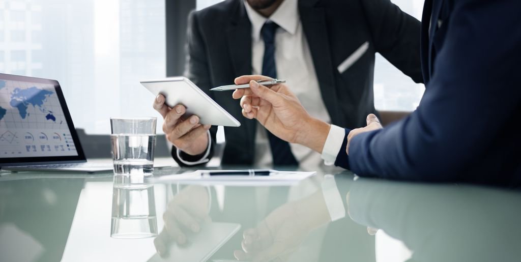 tiqtime's tweet photo. Looking for a competitive edge over your competition? Read our latest article on how to improve the margins of your law firm: https://t.co/PGiqPnCuh0 https://t.co/e5uG9KuImJ