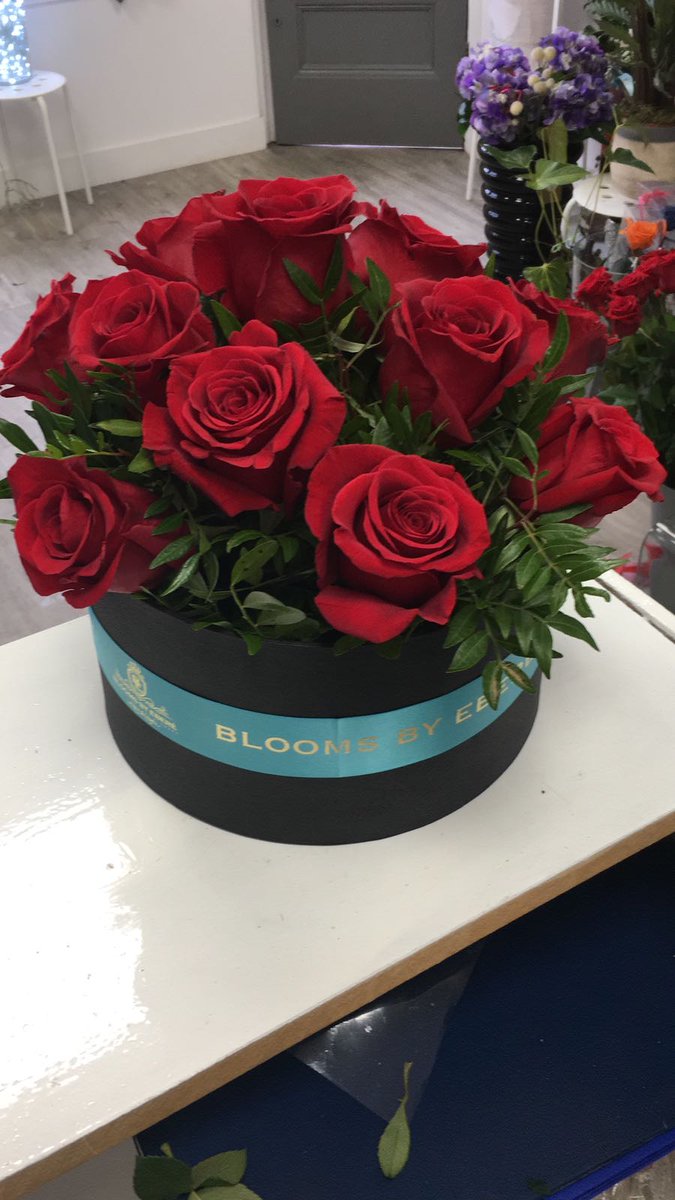 BloomsbyEbere's tweet image. And the #ValentinesDay preparations begin #luxuryflowers #hatboxes #hatboxflowers @ealingflorist @NorthfieldsAve @WENeighbours @brentfordtw8