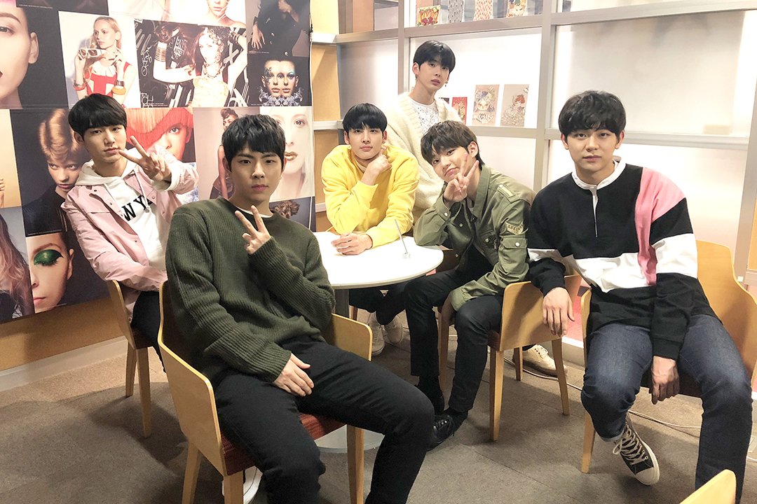 バンタンデザイン研究所 Vantan Design Institute ニュース 女子中高生から ナムチンドル 彼氏にしたいアイドル として人気の次世代6人組 韓国ボーイズグループ Halo ヘイロー が先日fresh Kpopstarzの生放送収録で バンタンデザイン研究
