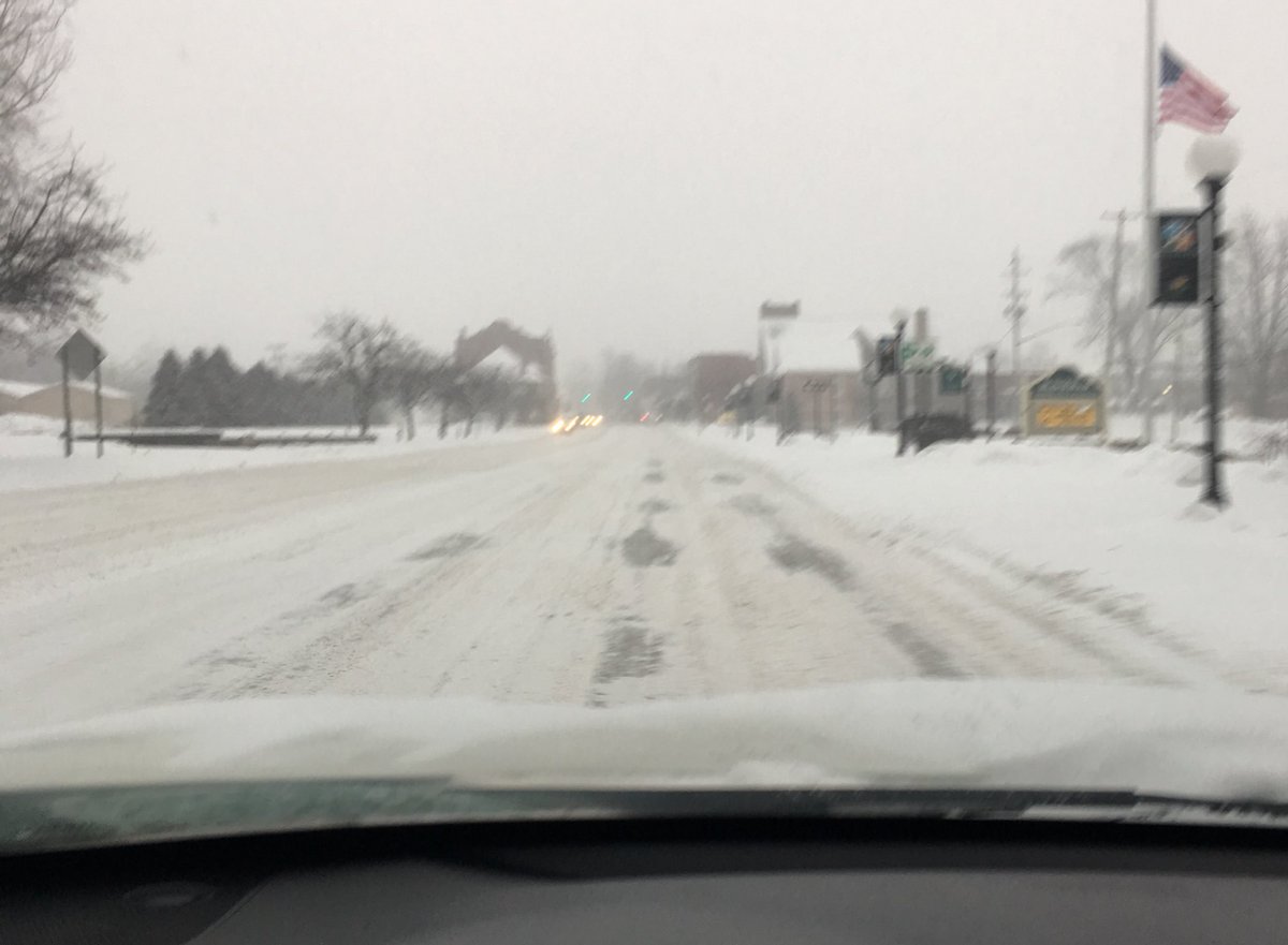 WylieMsw's tweet photo. #EssentialEmployee #Itjuststarted #longsnowydrive ❄️❄️❄️❄️❄️ #gotmycutebootson https://t.co/JNn80U5hmm