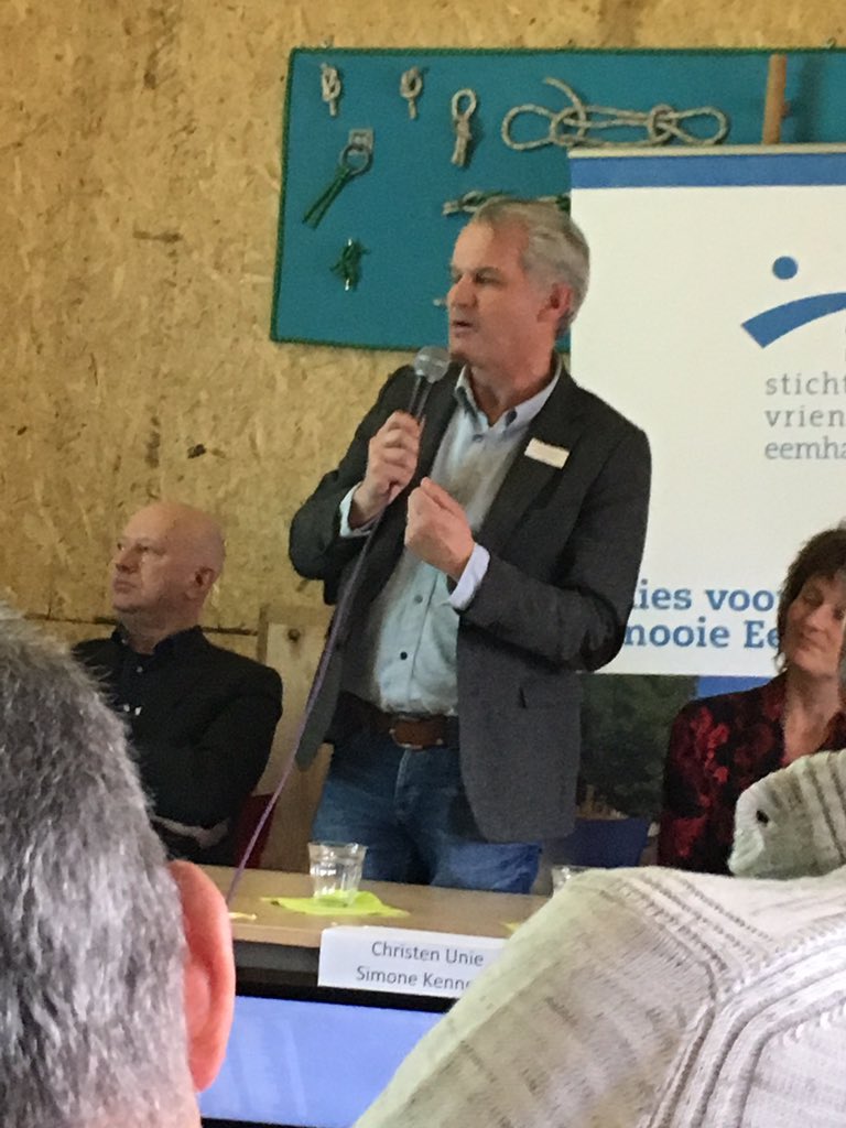"Niets is te gek wat nu nog niet bedacht is" <a href="/DJvanHamersveld/">Dirk-Joost van Hamersveld</a>  pleidooi om kinderen te betrekken bij ontwikkeling van plannen verwijzend naar eerdere bijeenkomst van #stichtingvriendenvandeeemhaven waarbij scholieren hele leuke "outofthebox" ideeën hadden over invulling eemhaven