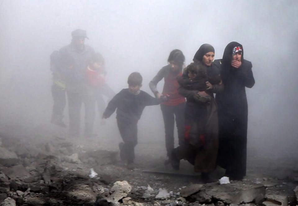 reach4humanity's tweet photo. Their lives are being destroyed by the silence of the "World." We are just watching them being bombed, wounded, killed and buried. Everyday. #Syria #Ghouta #Idlib #Idleb #Saraqib #Homs #Hama #Aleppo #Douma 
📷 Abdulmonam Eassa
https://t.co/vYrumtiiP4 https://t.co/ynkibq4keT