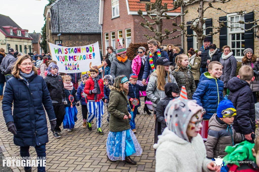 Den Haaykaant start carnaval met de kinderoptocht ditisgeertruidenberg.nl/2018/02/09/haa…