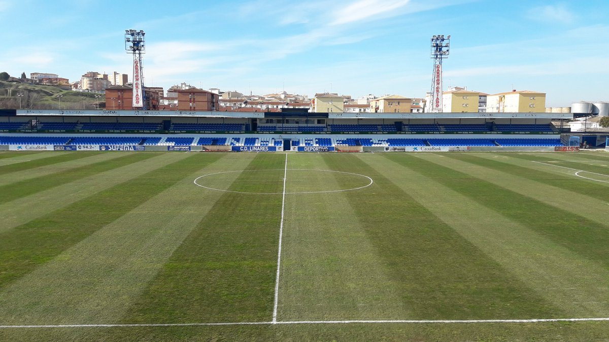 OMGPlomoYPlata's tweet photo. Preparando Linarejos para el partido del domingo @Linares_Dptvo vs @cdelpalo
#vamoslinares https://t.co/WL2gT01MXj