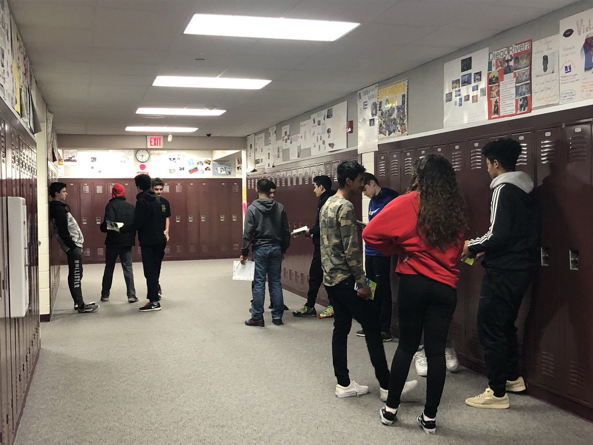 Sra_Hicks's tweet photo. Preparing to act out scenes from #ElEkeko https://t.co/0yeQZKM87q