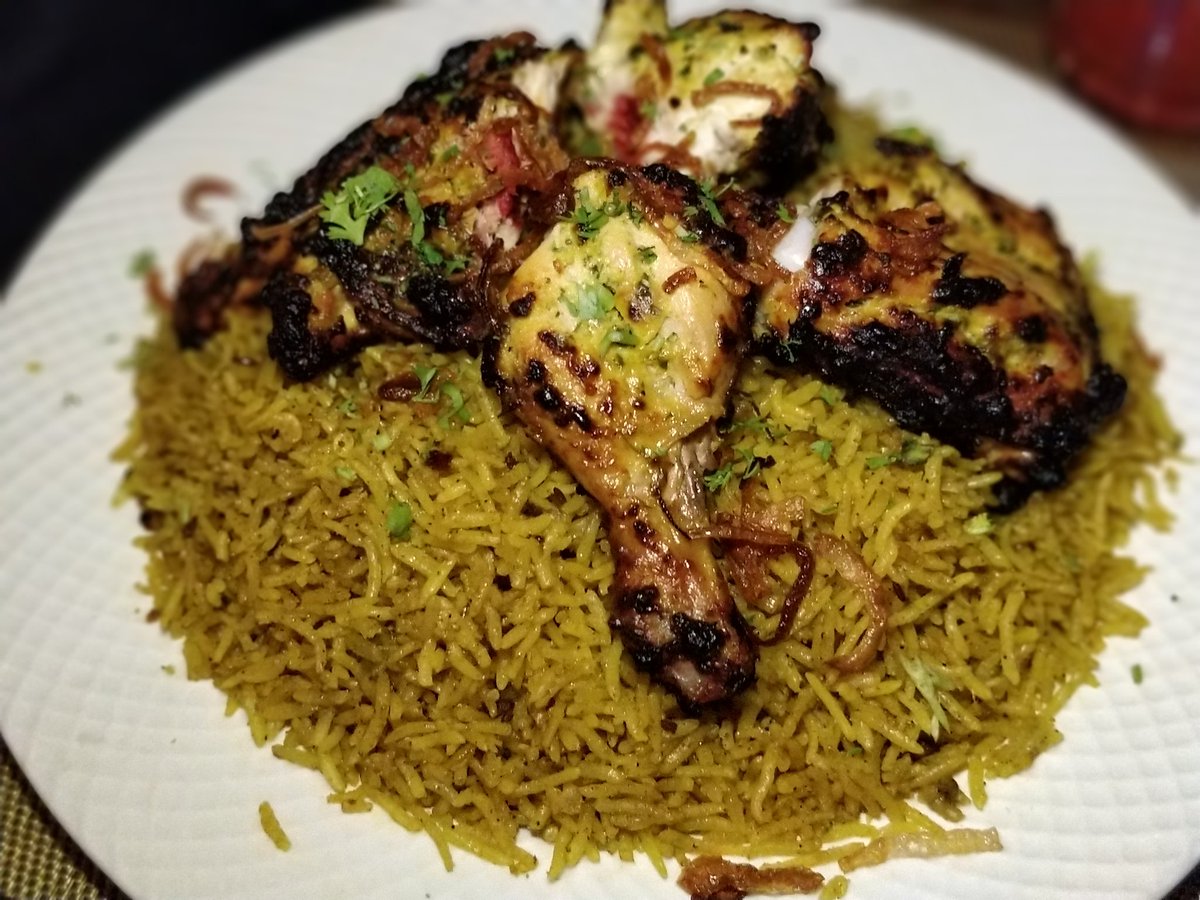 A2Afreen's tweet photo. #CartersBlue, perfect to treat yourself with some appetizing #Lebanese, #Mughlai and #Chinese cuisine, while smoking your stress out.
Here is everything you need to know: https://t.co/m3t2i9ov5s
#FoodBlogger #FoodReview #AafEats #UnfilteredDotIn https://t.co/ER0gCr65yC