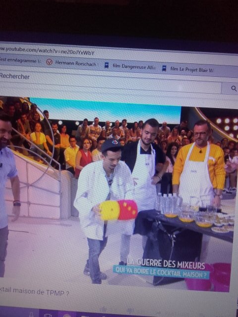Charlotteply's tweet photo. Avouer @bigfloetoli c était horrible bigflo tu m est des truc degeu les insecte ! 😂 j adore ton côté tordu https://t.co/I7c8k6xIU9