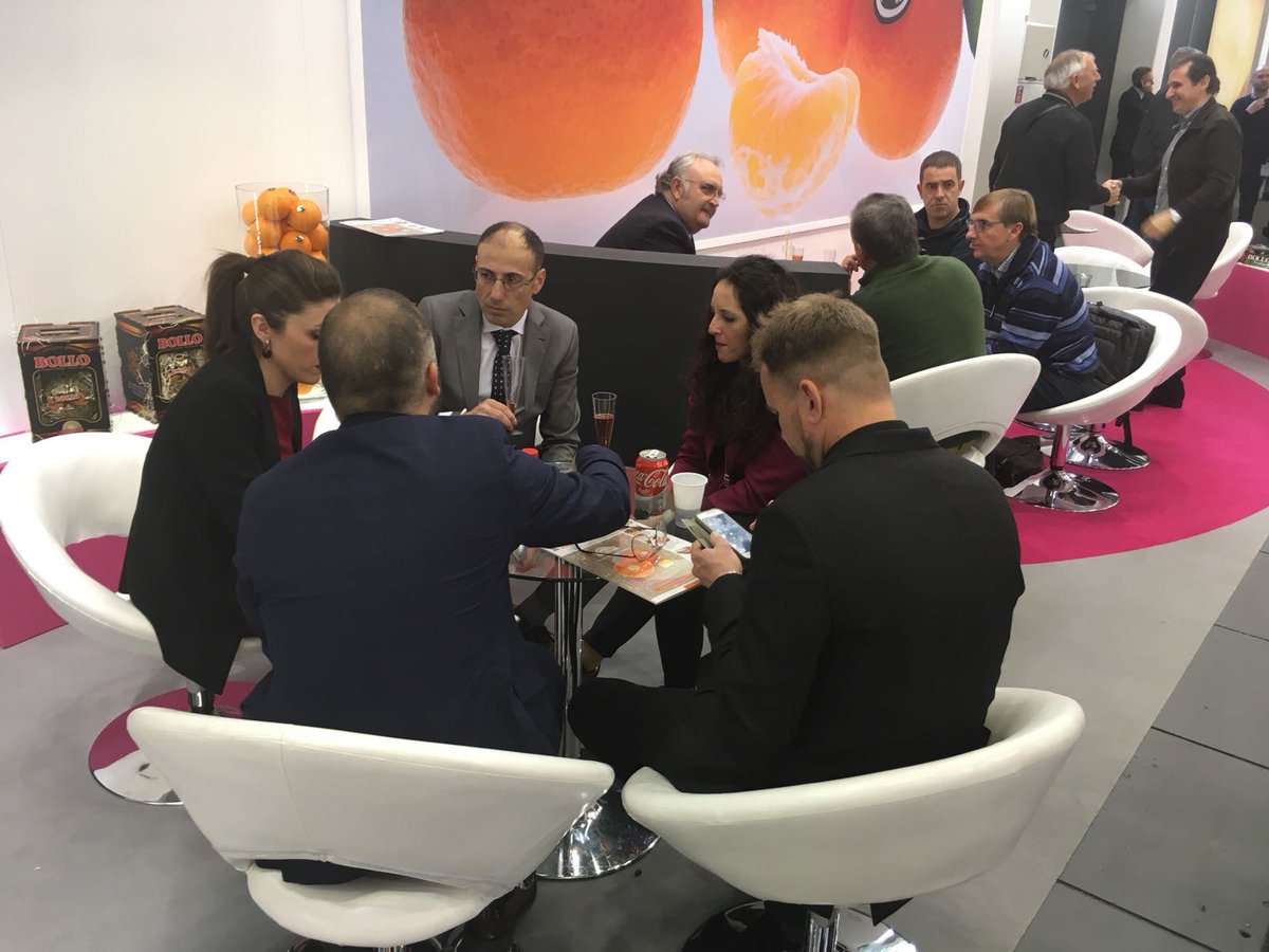 MelonesBOLLO's tweet photo. Tercer y último día de #fruitlogistica2018 . Muy orgullosos por la cantidad de visitas y trabajo que hemos tenido. Ha sido un esfuerzo que ha valido la pena. Hasta pronto y gracias por estar ahí. #bollo #frutas_bollo @NaranjasBOLLO @BOLLOFRUIT https://t.co/0k5n9grJ3X