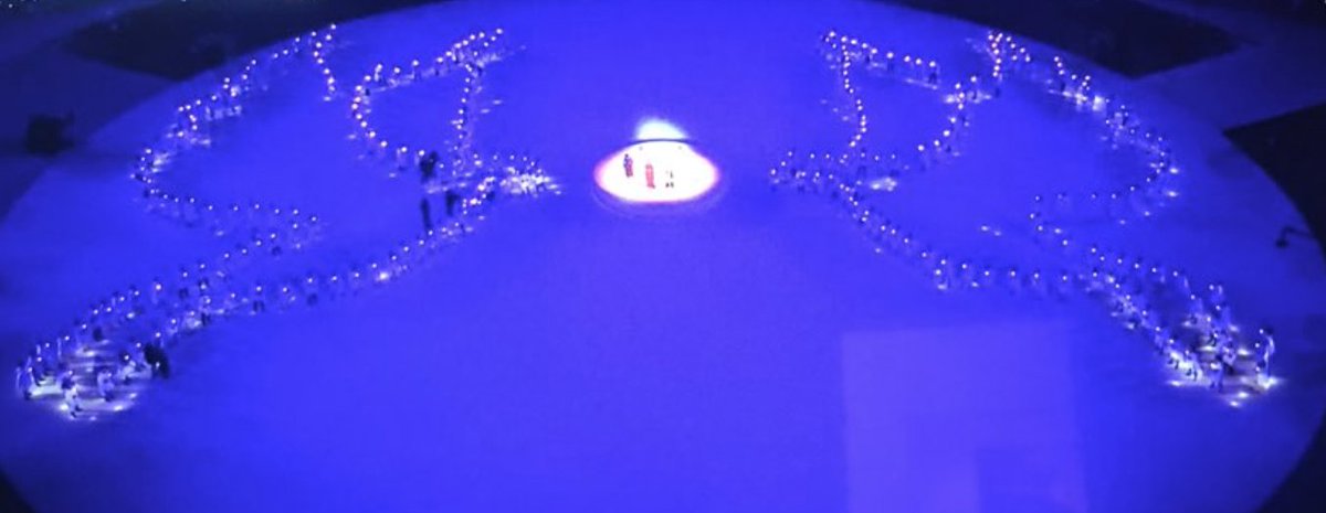 bertalele's tweet image. Si è aperto un nuovo emozionante libro di storia, sicuramente con il tocco di @Pontifex_it #PapaFrancesco #Olimpiadi #PyongChang2018 Sono immagini che sarebbero da far vedere dappertutto, perché s'inzia così se si vuole #PACE.. Accensione del braciere insieme con le due #Coree ..