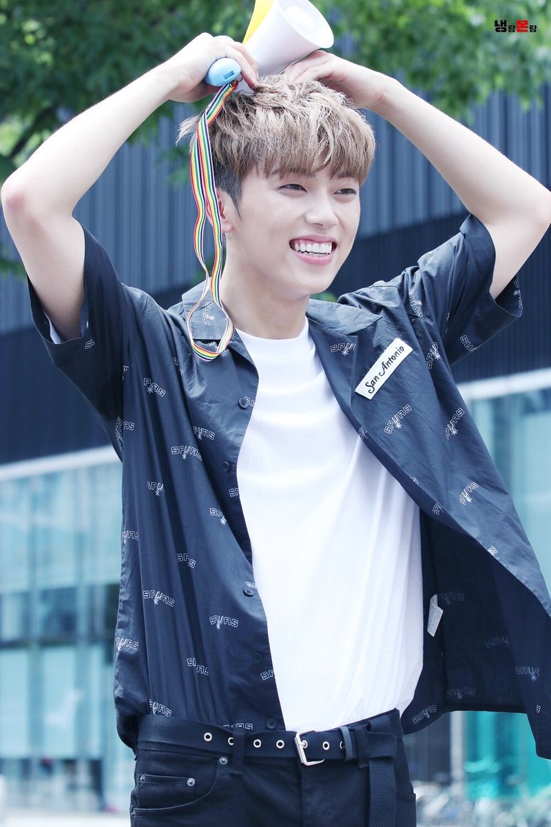 WMent_ARAB's tweet photo. – اون اوف 💛✨
جايوس ، ام كي ، لاون 💗
#온앤오프 #ONF
#WMFAMILY #WMent #WMStan https://t.co/XJqJNXR8Il