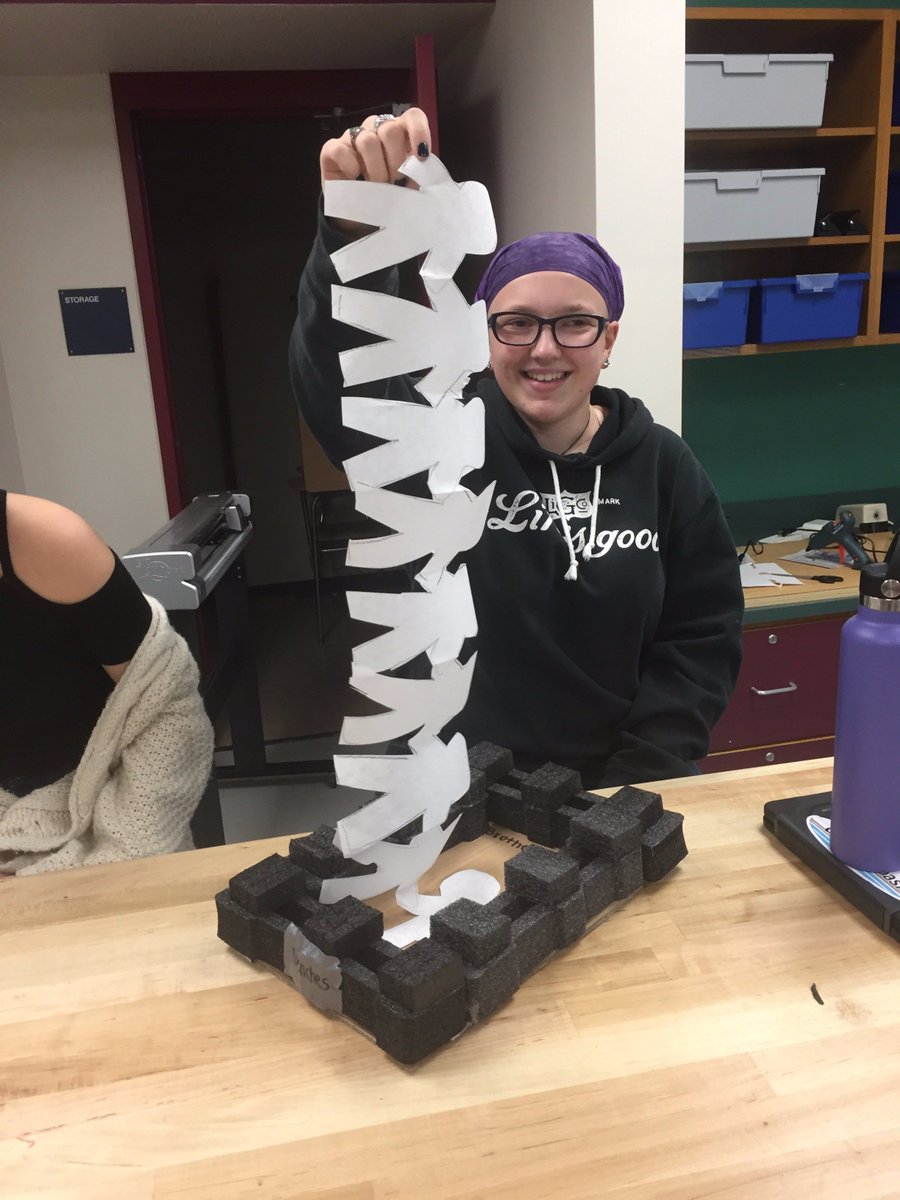 jwilson_HW's tweet image. Humanities Ss embark on a project-based adventure. First stop the #collaboratory to learn about the space and materials. Ss were given 10 minutes to create a 3D representation of the "effects of war on an individuals humanity." #icebreaker #getcreative