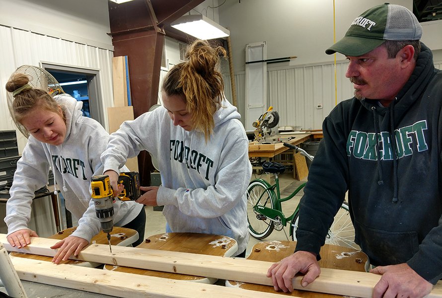 FoxcroftSchool's tweet photo. This wonderful week of Wintermission has brought a different kind of energy to campus. Here's a look at some of the #uniquelearningexperiences our girls have enjoyed! https://t.co/JKpId0DUkZ