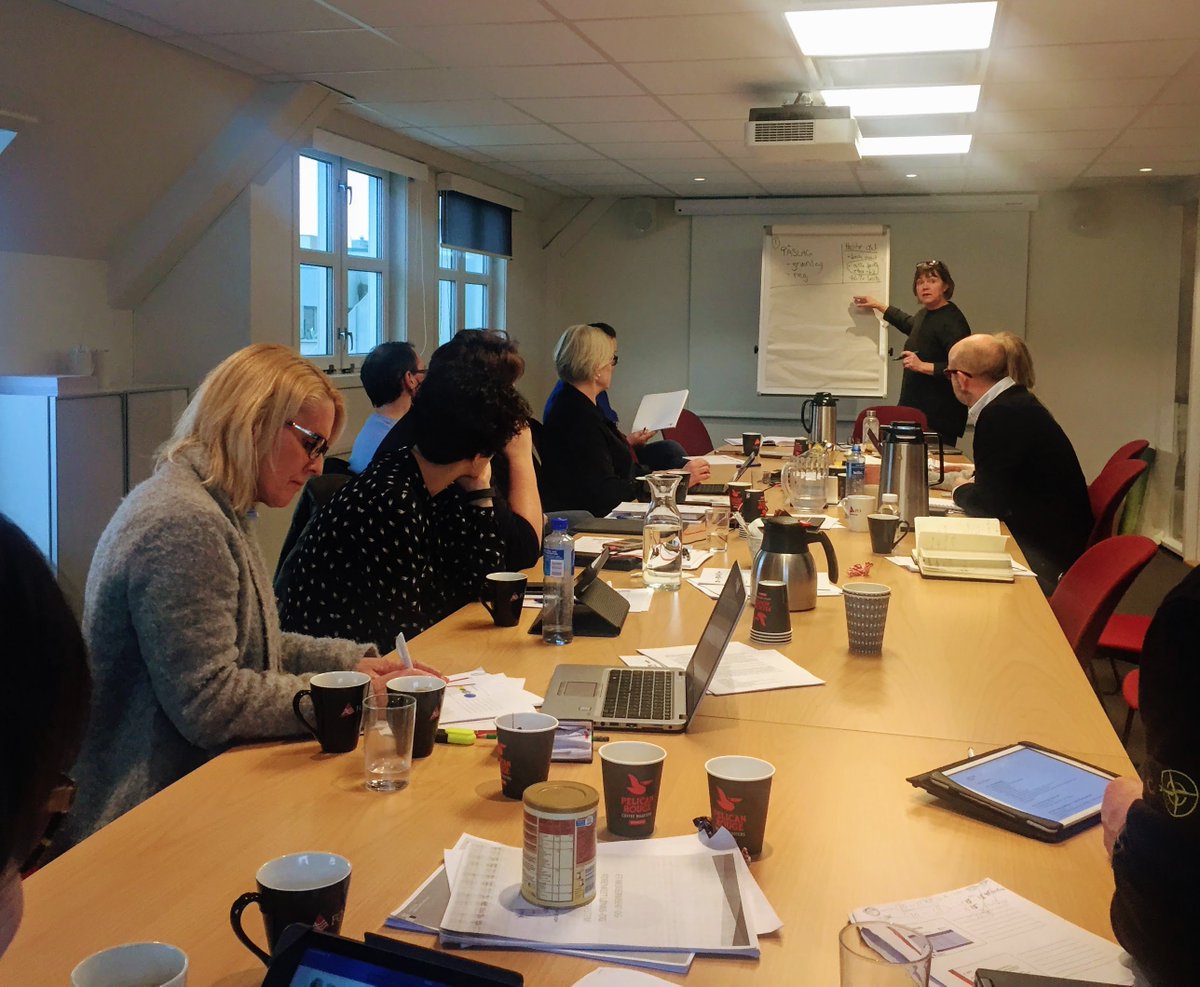 FO_fellesorg's tweet image. Disse FO-representantene tar straks velfortjent helg etter å ha brukt dagen på å samle inn visdom om #pensjon og hvilke følger det får for deg som er FO-medlem. De skal nå kjempe for at du får en pensjon å leve av, ikke overleve på. #pensjonsforhandling