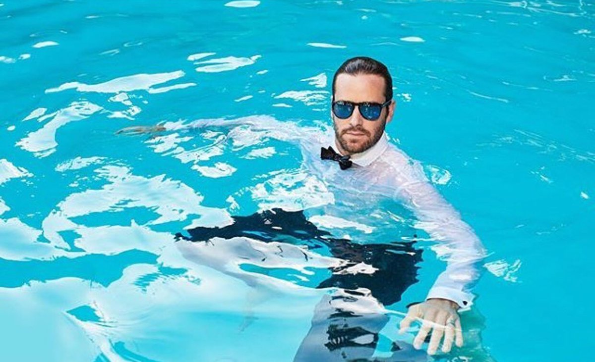 ArmieThings's tweet photo. Armie Swimming 🏊 https://t.co/dHEUC88p2y