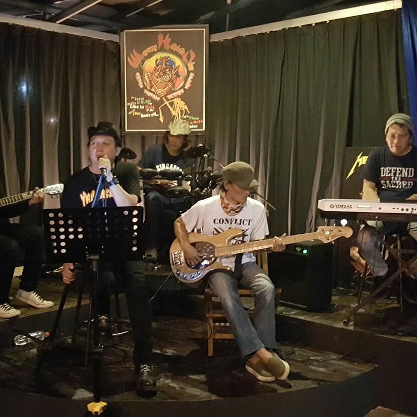 live now...come n join us...tonite...!!! Hangar production present :
"BogoRock"
Friday , 9th February 2018
@who_waroenghotplateodon
Jl, Pemuda No.6 Tanah sareal, Bogor.
7pm Till End 
With : " SIGMA BAND " 
Free Htm !!!
More info : 
Ig : @hangarproduction
wa : 0897 6856 781