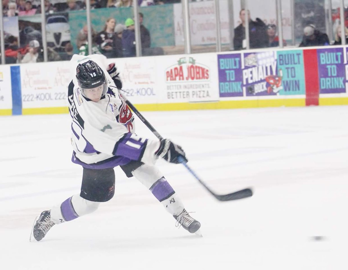 SimplySAwrap's tweet image. Shooting the Lane! @mudbugshockey @NAHLHockey