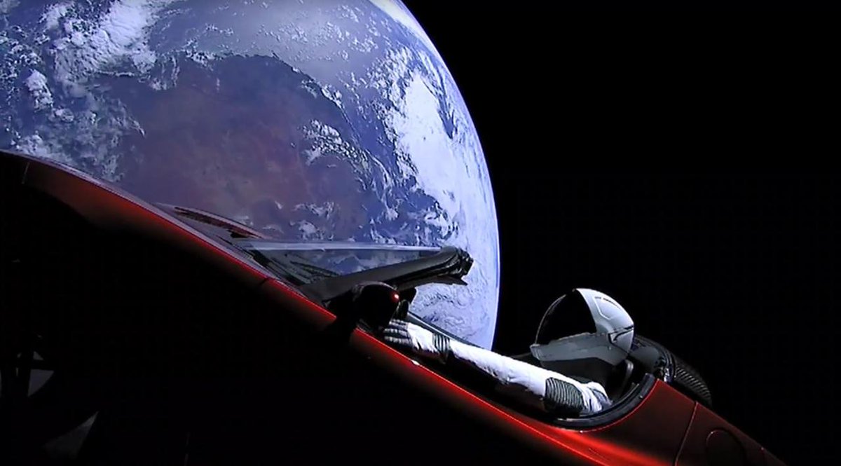 CosmonauteClub's tweet photo. COMMUNIQUÉ - Le Cosmonaute Club, en association avec #SpaceX, a envoyé son stagiaire dans l'espace pour une mission de sauvetage. Plus d'informations prochainement. #lookingforlepisodeperdu https://t.co/3fwHSjPvSn