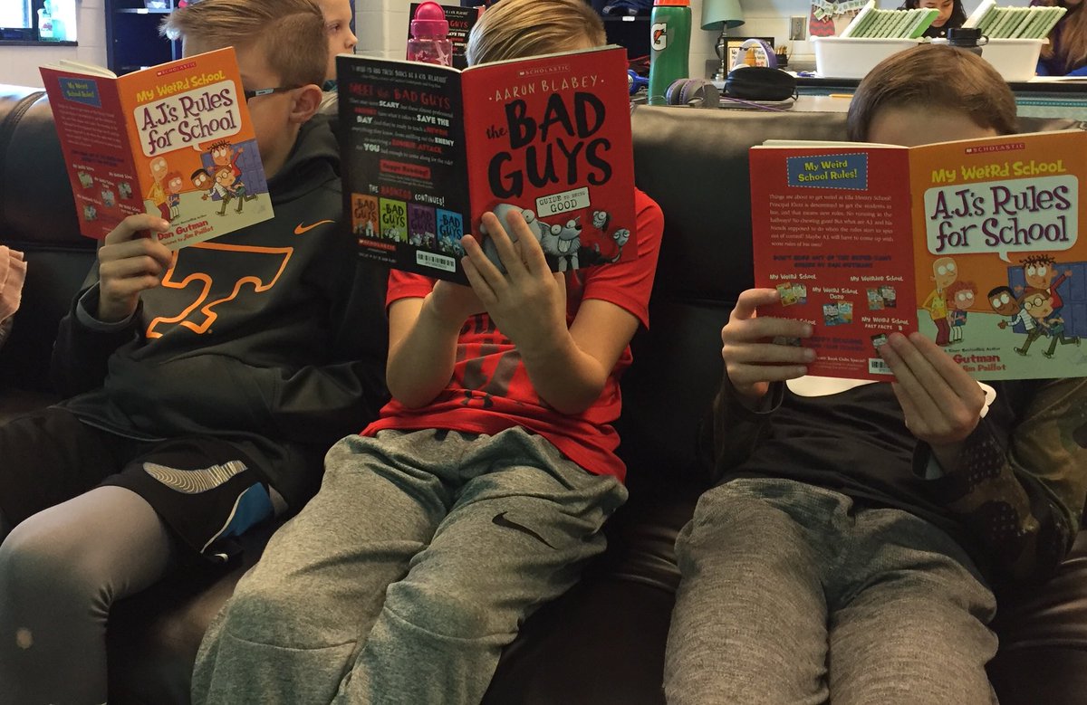 MrsPayne3rd's tweet photo. Students got to pick out which book they wanted from Scholastic! #freebooks Thanks to each parent for making this possible by purchasing books last month! 😍 📚 @pvespride https://t.co/IDk4tt8XzY