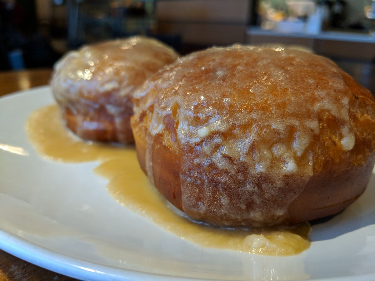 ArabicaElgin's tweet photo. Maple Glazed Arabica Donut #youknowyouwantone https://t.co/eQM9o9wX29