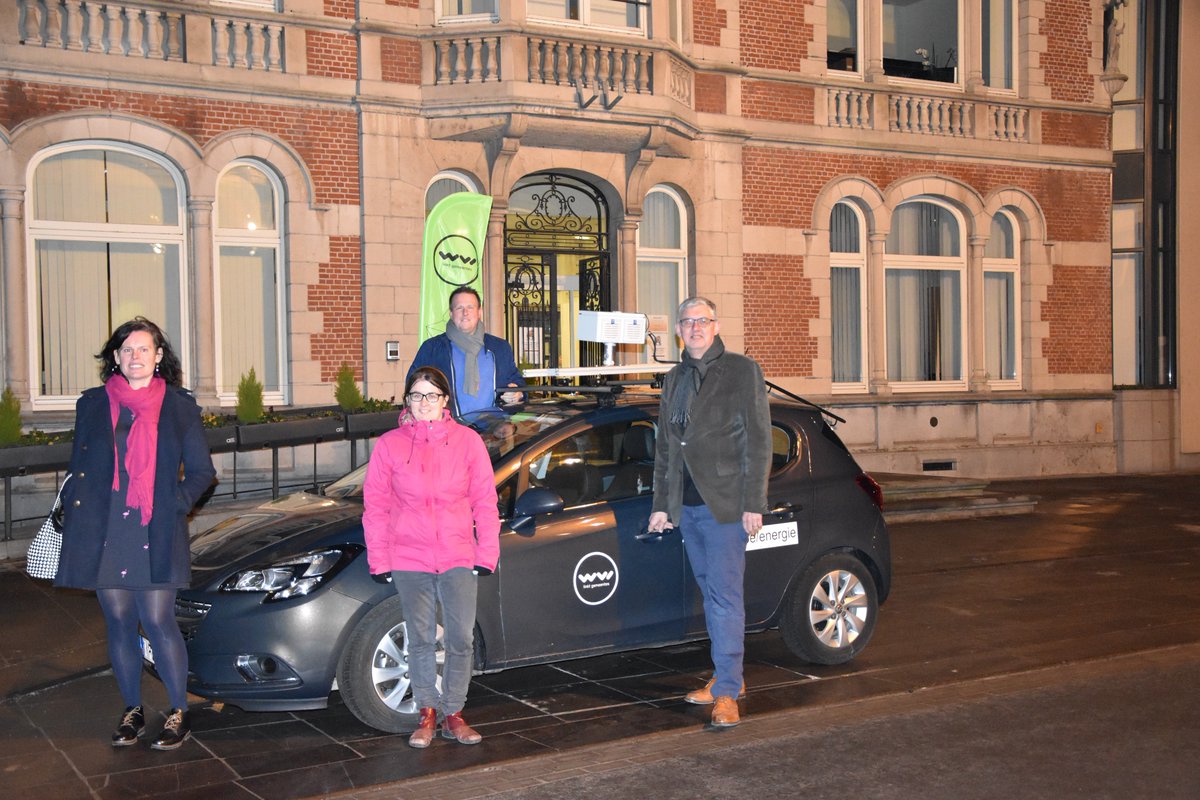 wvi_'s tweet photo. Koud winterweer ideaal om energieverlies van woningen aan te tonen https://t.co/0f9JJvL4vh #interreg @See2Do #straatthermografie #warmtefoto #energierenovatie https://t.co/uhZ4u3KycM
