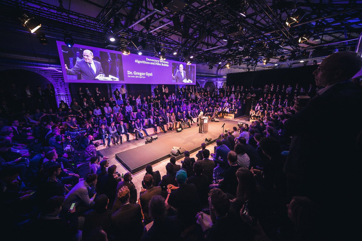 williamveder's tweet image. Unterwegs beim #DigitalArtsLab by @retuneberlin auf dem @hubconf in der #StationBerlin in #Berlin-#Kreuzberg am 28.11.2017. Zehn Berliner Künstler zeigen den Entstehungsprozess ihrer aktuellen Werke. flickr.com/gp/woodyrockt/…