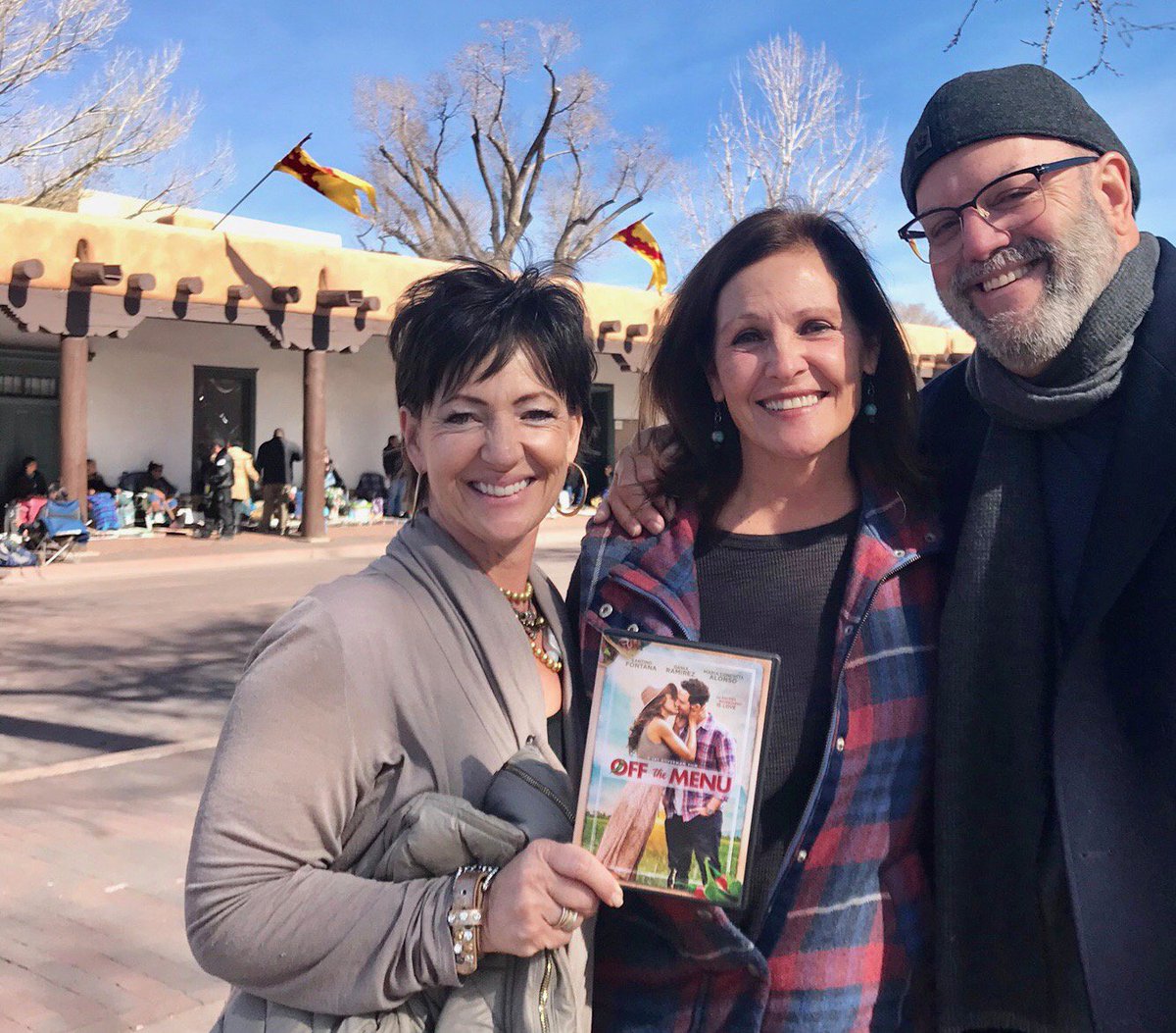 offthemenumovie's tweet photo. So fun to meet more fans of the movie. Thank you so much for your support!!
#OffTheMenu @santafefilmfest #CinemaDifferent #romcom #romanticcomedy #romance #foodie https://t.co/4FaTjkajlC