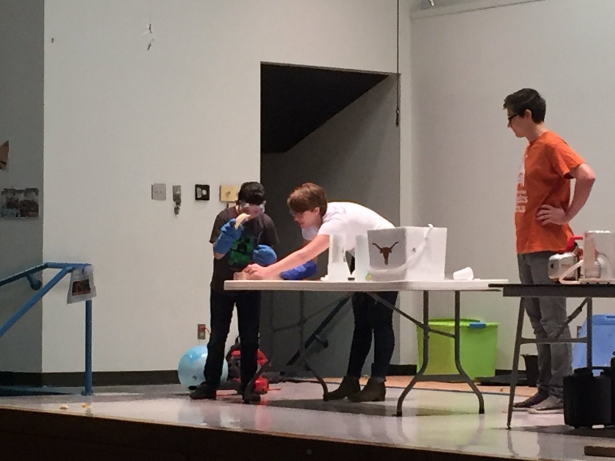 BHCBears's tweet image. A student demonstrates how to hammer a nail with a liquid nitrogen banana! #physicscircus