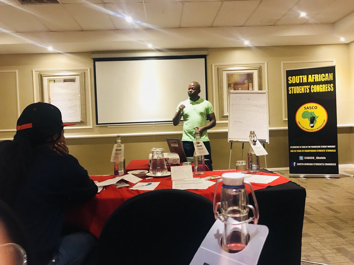 SASCO_Jikelele's tweet photo. 15th SASCO President Cde David Maimela and 17th SASCO President Cde Mbulelo Mandlana inducting the 20th SASCO NEC. #SASCONEC https://t.co/2FRm0fjDfh