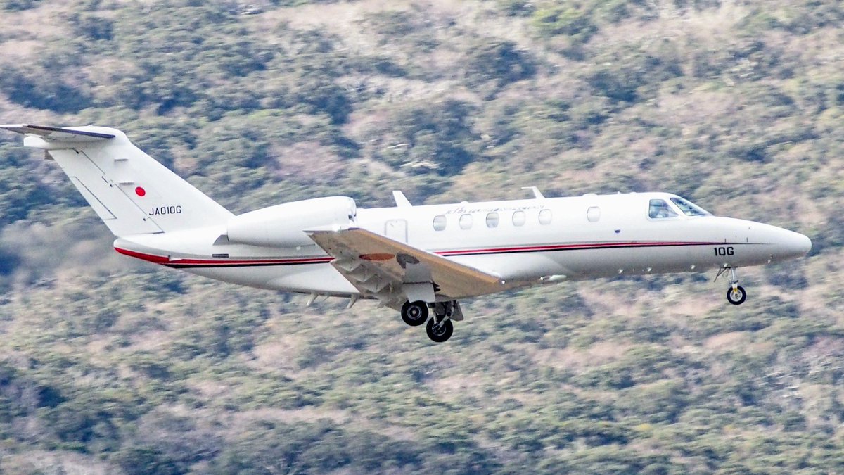 k19ch1's tweet photo. 八丈島空港(RJTH)にCessna 525C Citation CJ4が飛来。
callはチェックスター10
空港設備のチェックかな…
#八丈島空港 #RJTH #JA010G #JCAB
#八丈島民図鑑 https://t.co/fp85hLbfeR