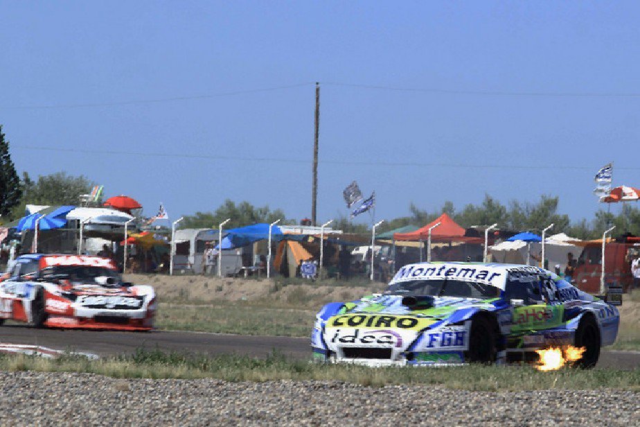 #DeporteRN | Hoy se presenta el Gran Premio Lotería de Río Negro del Turismo Carretera en Las Grutas y Cipolletti 🏆 Más información en 👉🏼
goo.gl/1qva3t