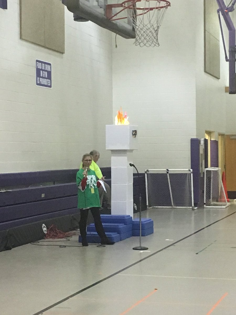 MrsPorterDMS's tweet photo. Opening ceremonies for Diley olympics! https://t.co/R0H9DzI1ZR