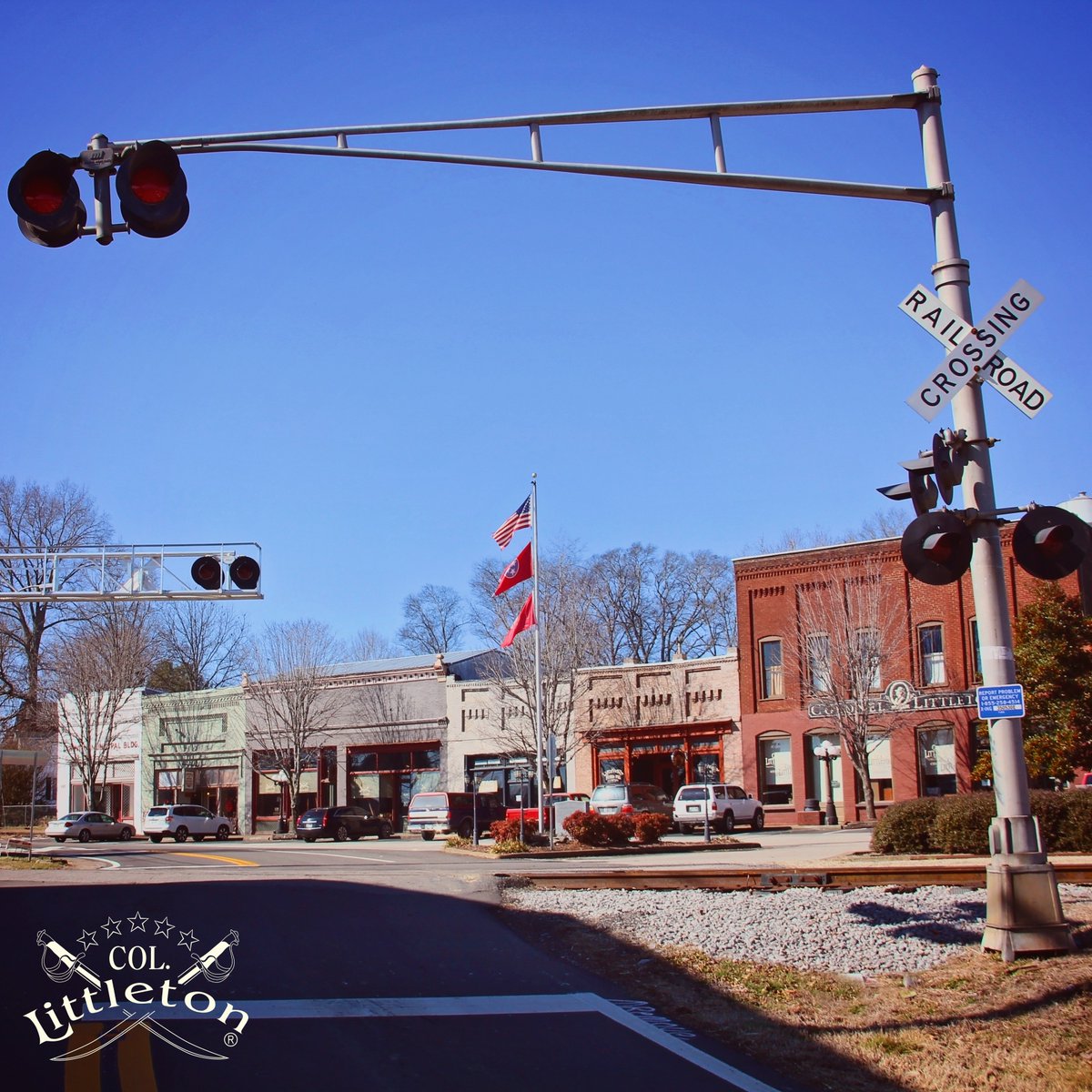ColLittleton's tweet image. Here in Lynnville, we always thought someday we'd get a traffic light just like the big cities. Well, that never happen &amp;amp; this week they took down our stop sign. Hope that doesn’t keep you from STOPPING to see us next time you’re in town #SmallTownProblems #BrightLightsSmallTown