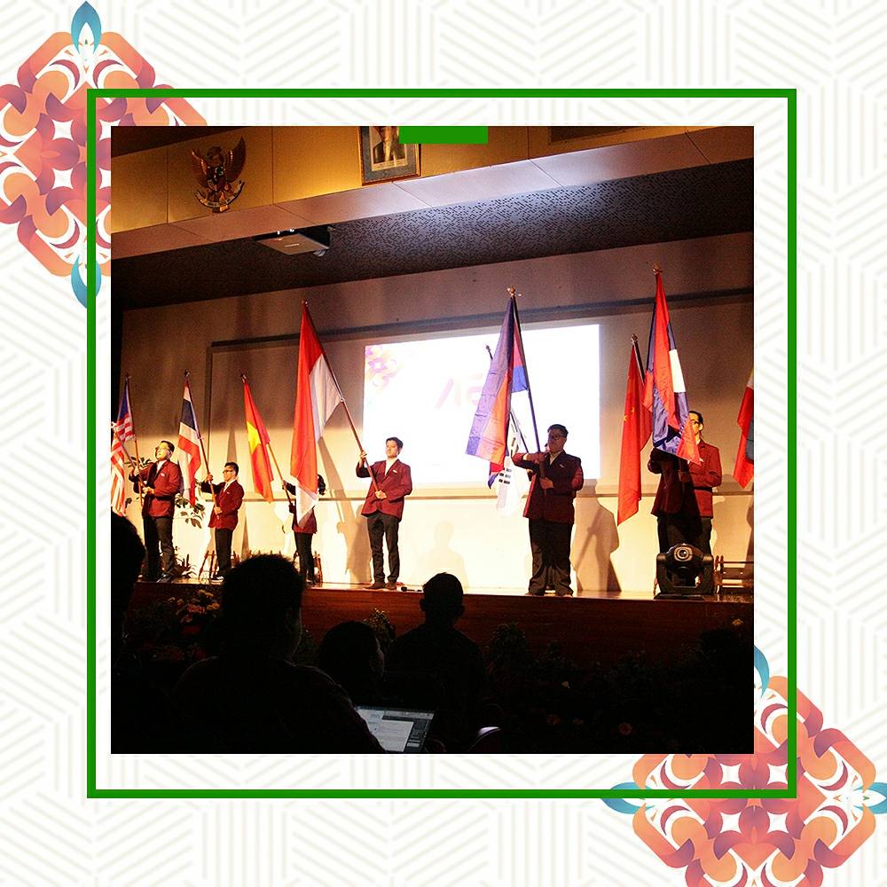 BNEC_AEO's tweet photo. The second day of #The2018AEO was AWESOME! 
It was a great Opening Ceremony to an intense first preliminary round.

Obviously, we can't wait to see how exciting tomorrow! 🎉

#BINUS #BNEC #AsianEnglishOlympics https://t.co/rM86sYHiSA