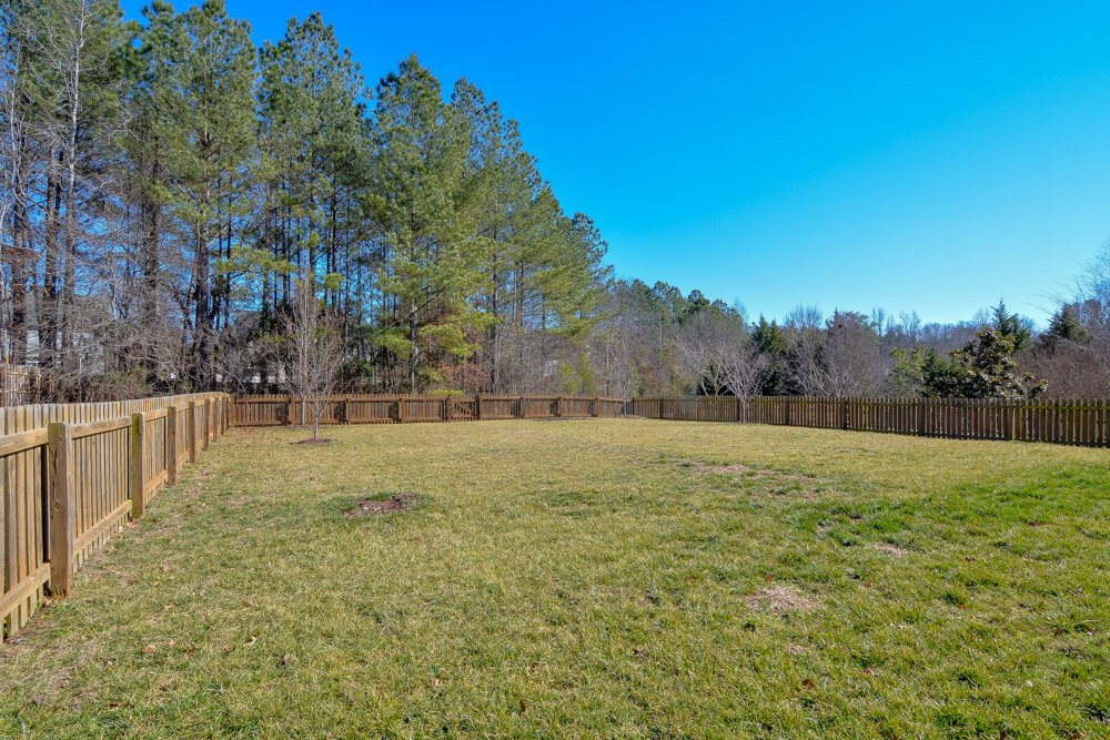 cme2sell's tweet photo. Fantastic 4br + bonus brick front home in #WakeForest at #MargotsPond. View more pictures, tour, and details at https://t.co/yX7rszTcmQ
#lisaellisandcompany #realestatebydesign #neighborhoodspecialist #wakeforesthomes #realestate #trianglehomes #homesforsale #2812MargotsAve https://t.co/SAe1ucnhkZ