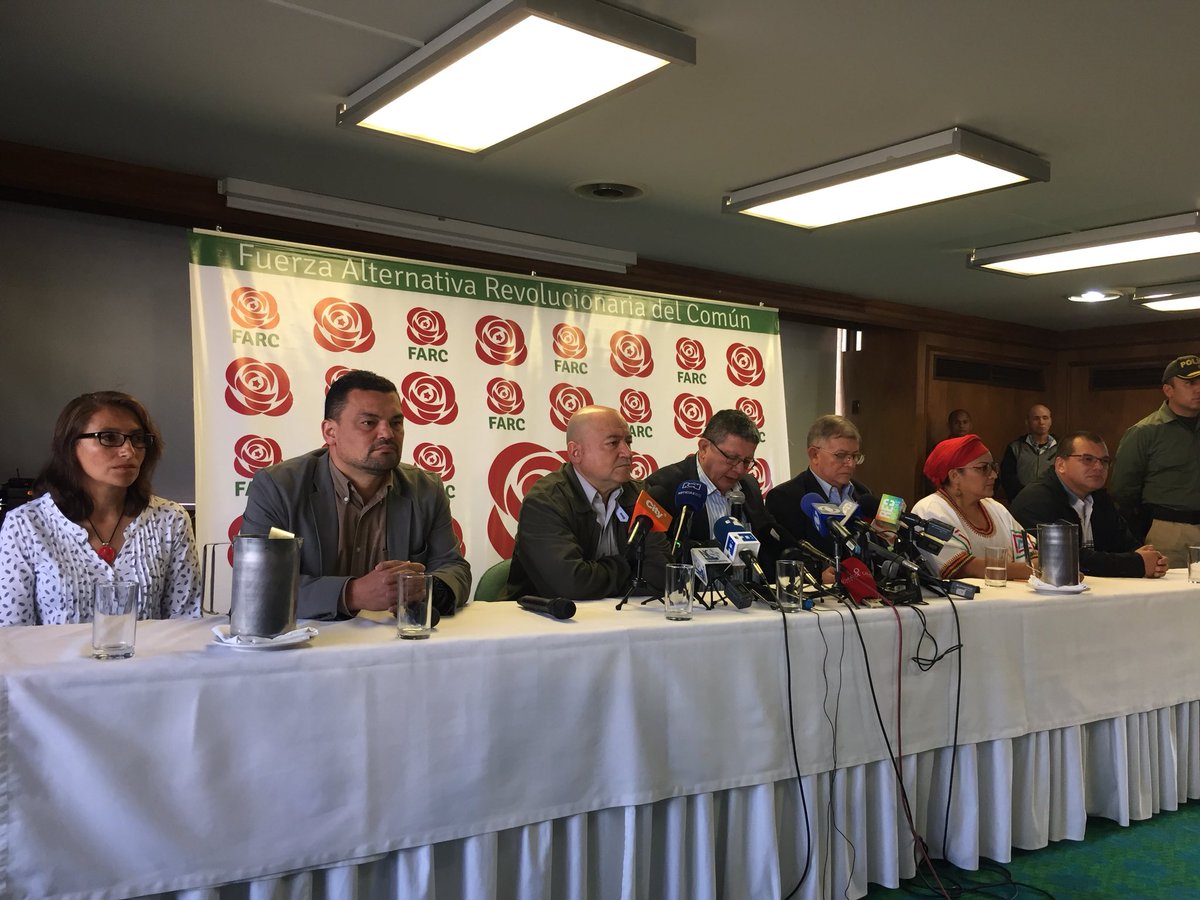 ComunesCoL's tweet image. #COMUNICADO ||  "Hemos decidido suspender las actividades de campaña, hasta tanto contemos con las garantías suficientes" 👉 goo.gl/CLNJnk