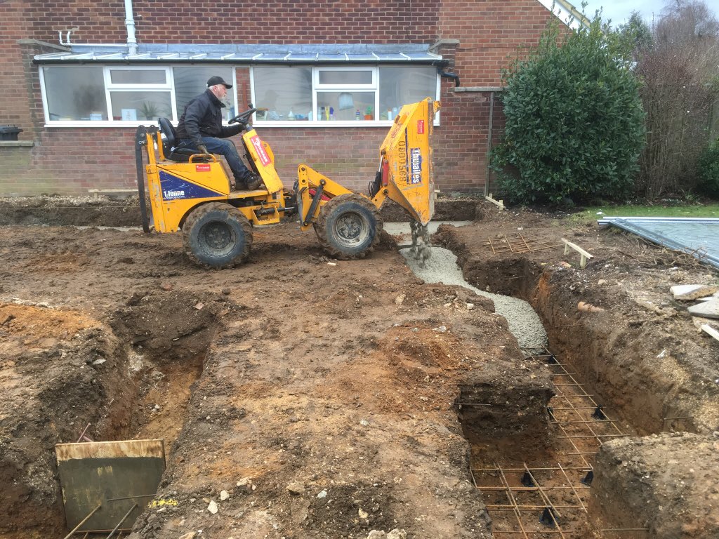 boroarc's tweet photo. Pouring/ levelling #69br https://t.co/FhHtJ0a2cO