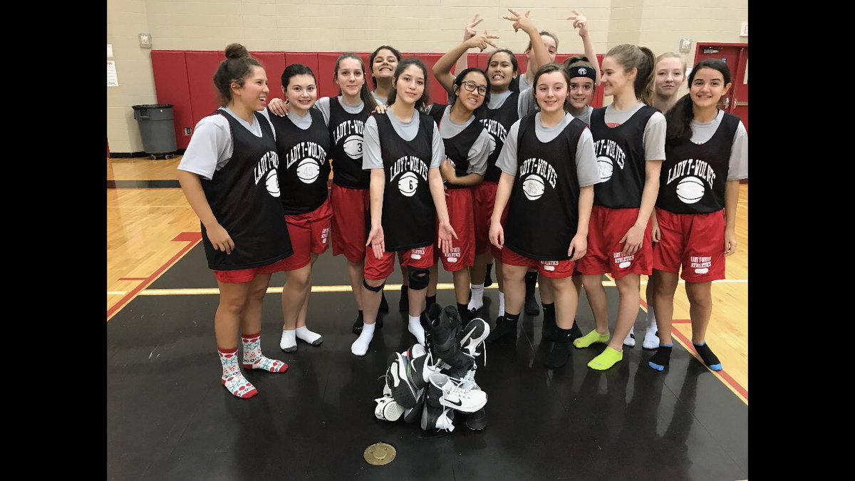 oconnellwcjh's tweet photo. Great season Lady Timberwolves. You all showed HEART and DEDICATION every single day! Every one of you is a perfect example of what @KatyISDAthletic is about. #thankyou #twolves10 @WoodCreekJrHigh https://t.co/hglU3q8eUW