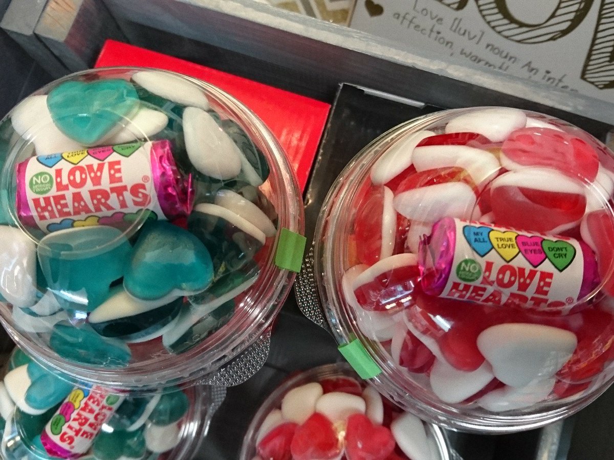 Lollipop Sweetie cups for your sweetheart ♥ 
Fizzy belts, gummy hearts, @OfficialHARIBO hearts and <a href="/SwizzelsMatlow/">Swizzels</a> love hearts 💕 💕 💕 😋😋😍😍🍭😘😘😘♥♥
#ValentinesDay2018