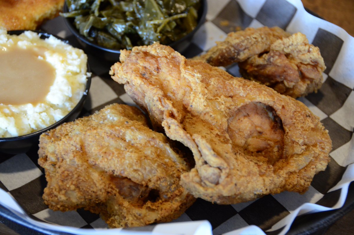 Valentine's Day is right around the corner and you deserve to dine with food made with love.
We will be serving a special “Valentine’s Day Pleaser" including:
Fried and Baked Chicken
Fried and Baked Fish
Two Sides
Rolls or Cornbread
Special Dessert.