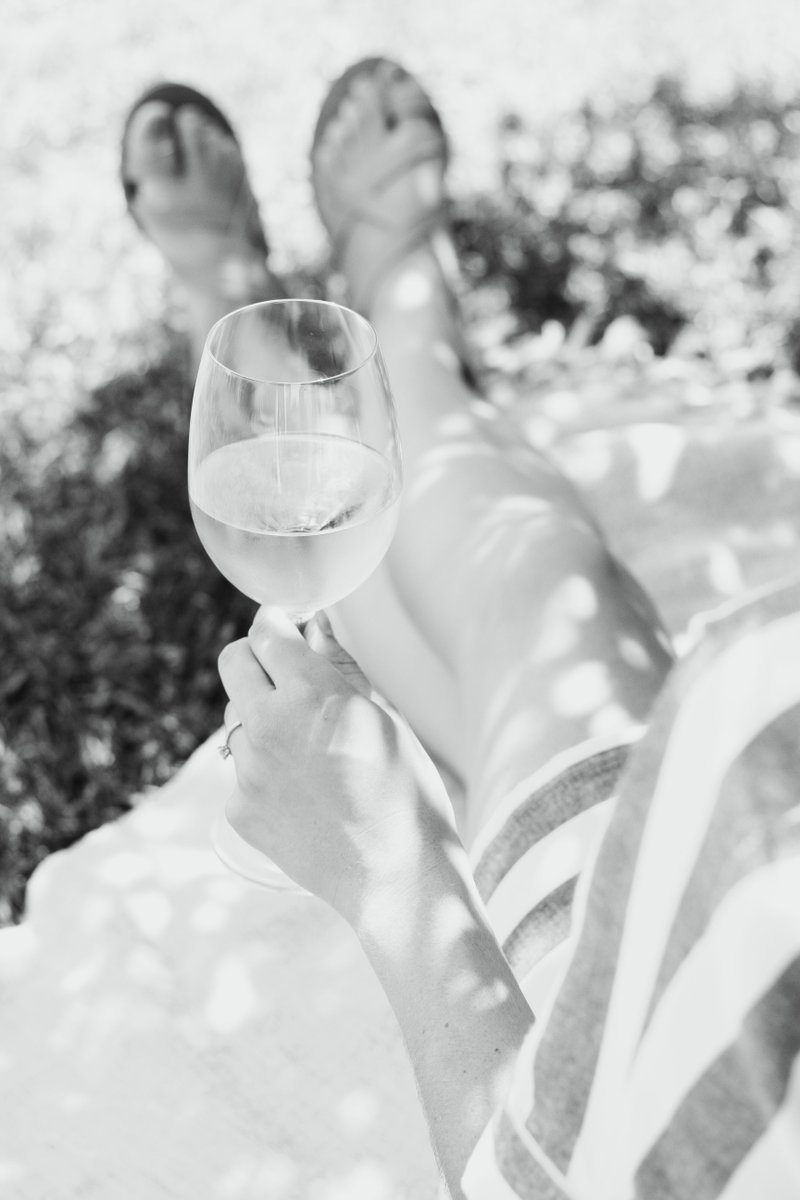 MeanderWines's tweet photo. unpretentious (ʌnprɪˈtɛnʃəs/) | not attempting to impress others. #MeanderWine is the easy drinking wine for the unpretentious drinker. https://t.co/66TQJbj9PW
