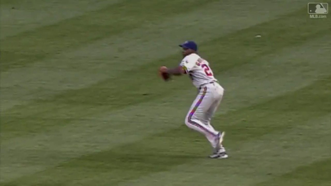 Happy birthday to Hall of Famer, Vladimir Guerrero! 