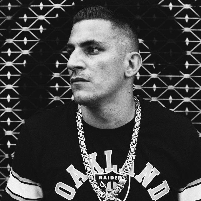 DeezerDE's tweet photo. Habt ihr gedacht @Gzuz187ers macht Spaร? ๐ค๐ Die neue Single #Washastdugedacht hat es in sich โก๏ธ https://t.co/WAumsOkJHD https://t.co/kIlNZudNTO