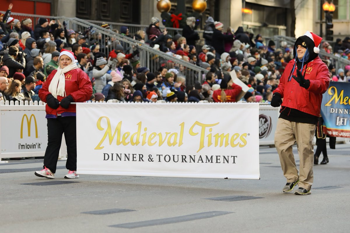 #FunFactFriday: The 2017 Chicago Thanksgiving Parade had 3.6 million TV viewers nationally. TV time is just one of the possible sponsor benefits. Get 2018 sponsorship details here: goo.gl/NMGA59
