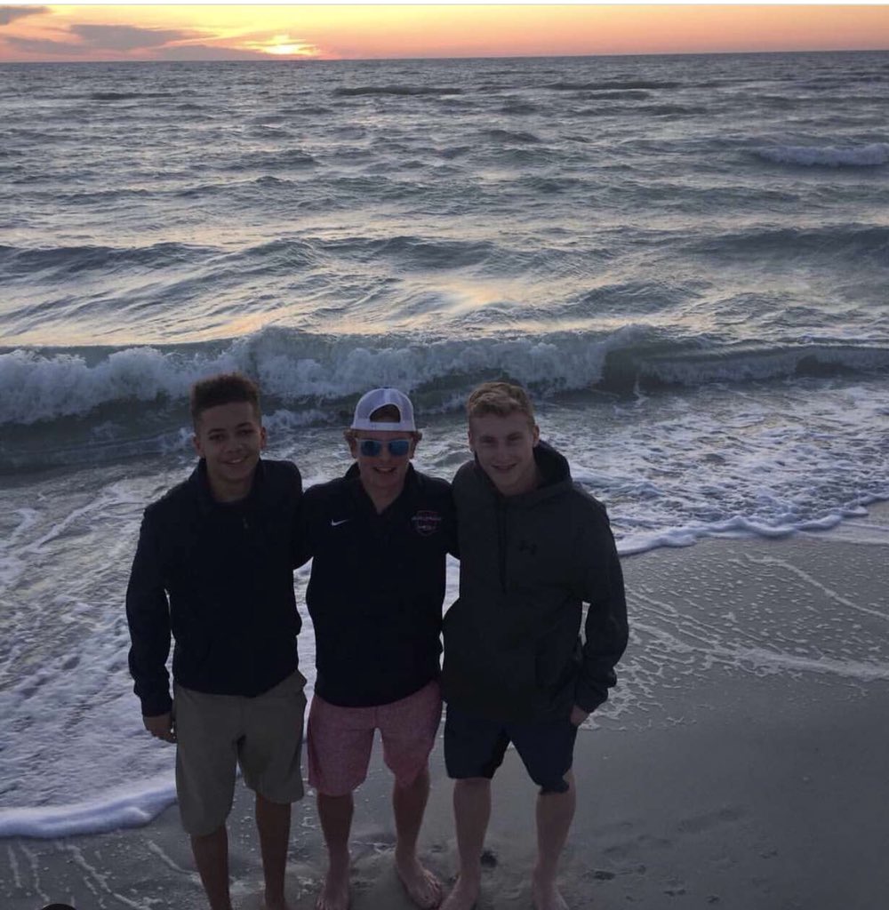 DerricBergman's tweet photo. Happy birthday @lil_niks23 hope you have a good day! 🎊🎉 https://t.co/zWMu38u3vN