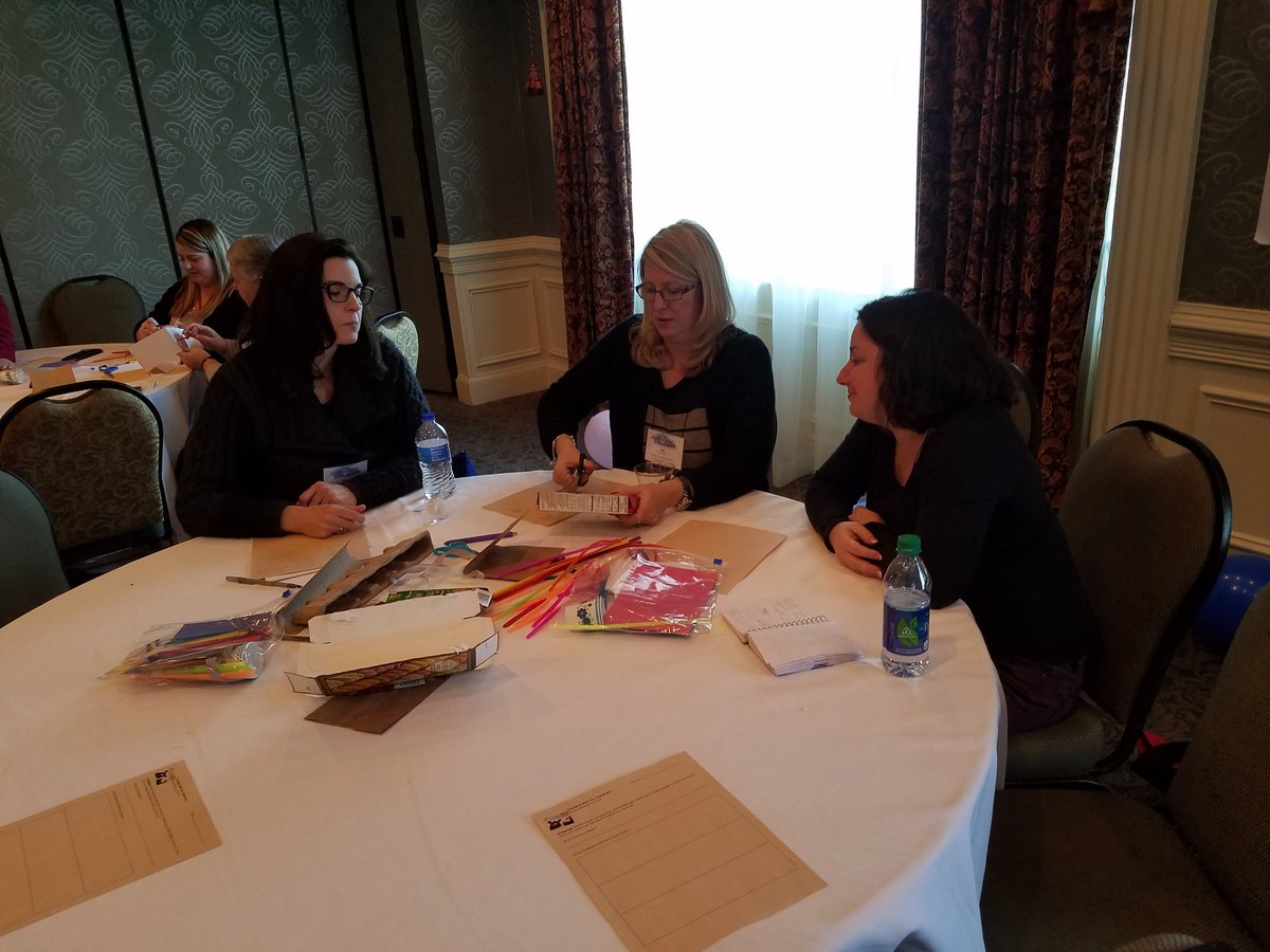 DrLoving11's tweet photo. Leading K-5 educators in a session on blending literature &amp; design briefs - https://t.co/6iHZlrof8d #ccpstnl #VCEC2018 https://t.co/c0mwGiICD8