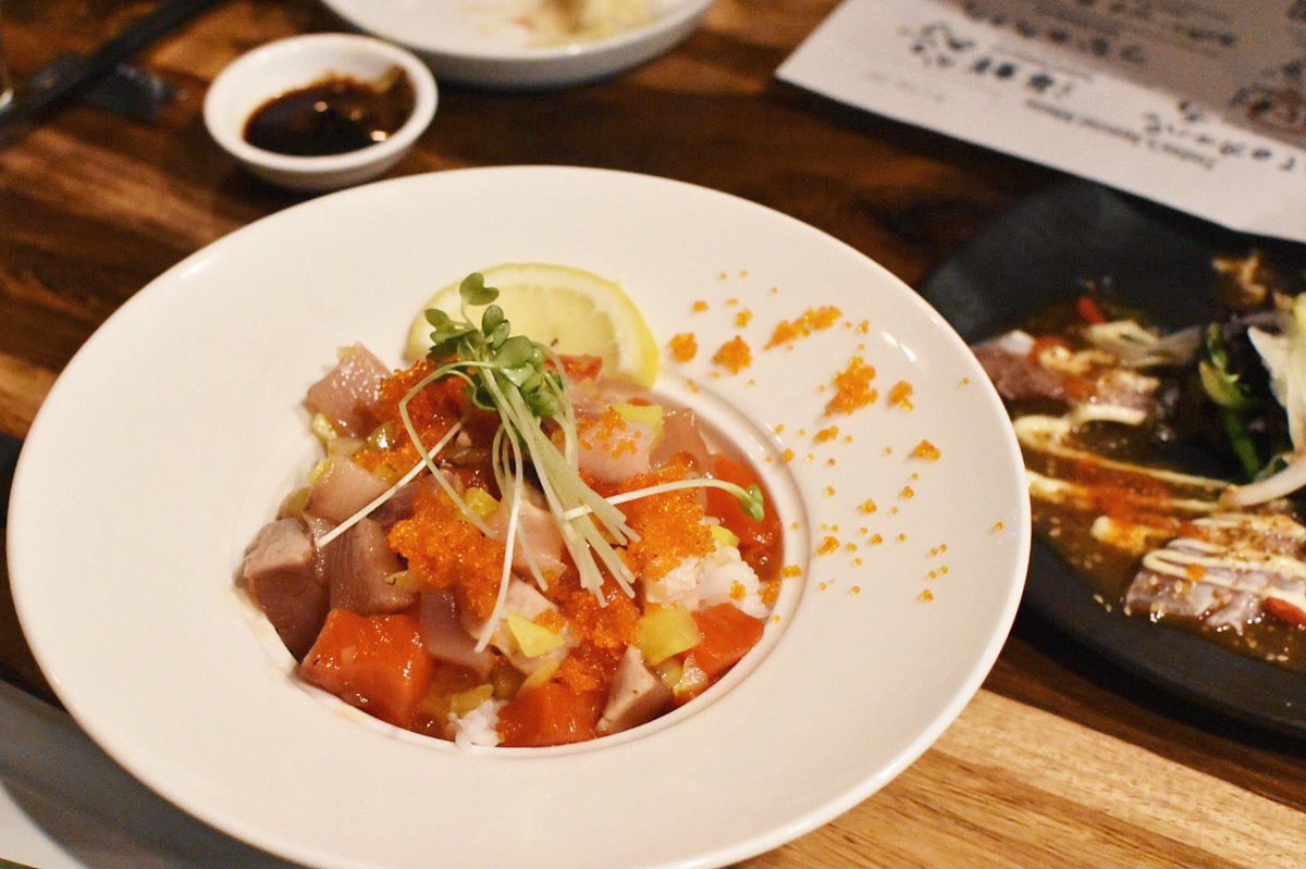 lindork's tweet photo. 💕 VALENTINE'S GIVEAWAY! 💕 Enter to win a Valentine's Dinner for 2 (valued at $100) to one of my fav Edmonton Japanese restaurants @izakaya_dorinku! 

1. Follow @izakaya_dorinku. 
2. RT this tweet. 

Learn more about Dorinku: https://t.co/BcVdZxnH5Y #yeg #yegfood #whyteave https://t.co/aVydse7XKG