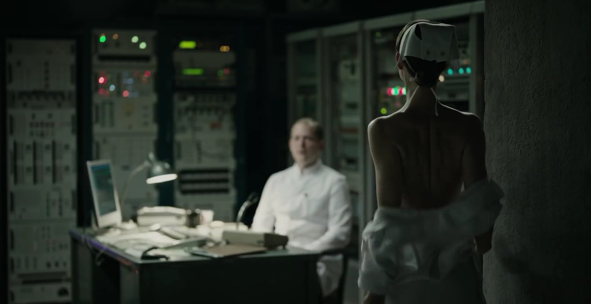 Tee Na Twitteru キュア 禁断の隔離病棟 程よいエロ そしてゴア監督が作り出す独特な雰囲気 スタンリー キューブリックの シャイニング やマーティン スコセッシの シャッター アイランド を連想させる が最高 ただ上映時間が二時間半と長く 途中で